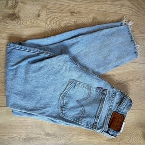 Woman’s Levi Wedgie Jeans